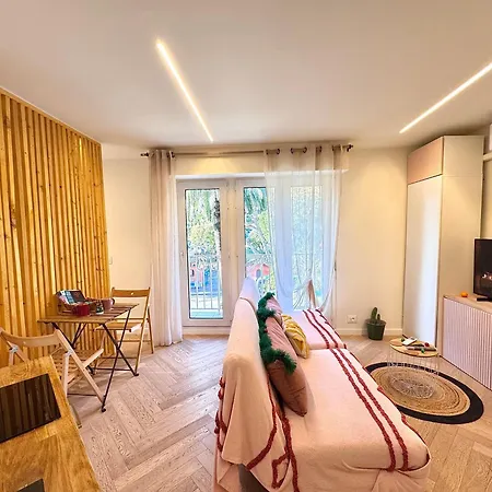 Apartament On The Seafront Promenade In Mentona